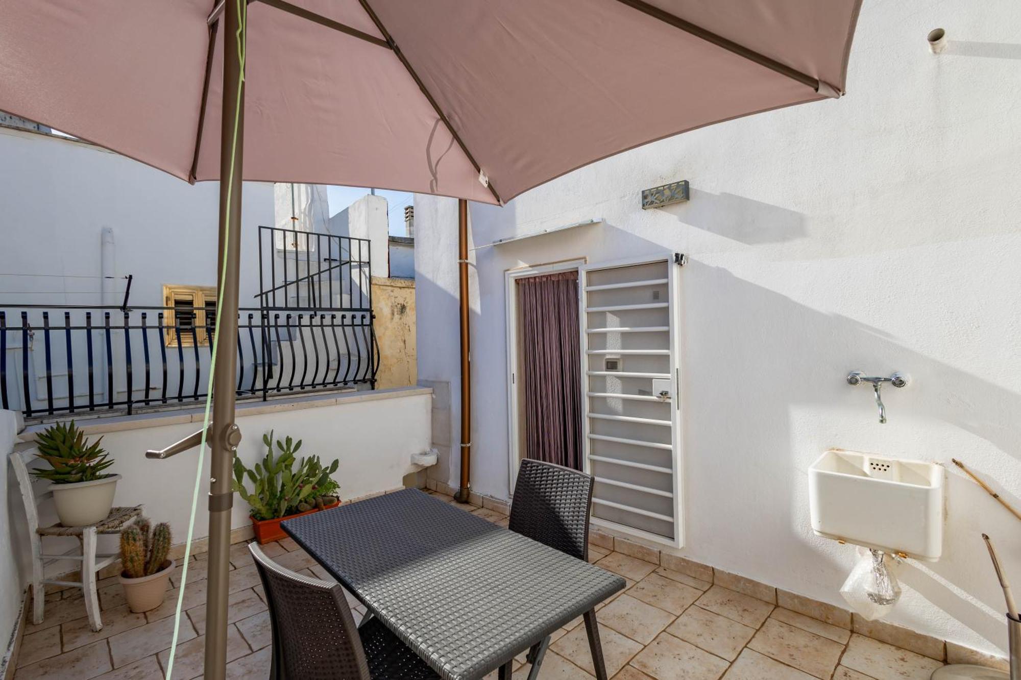 Antiche Mura Apartments "Nel Cuore Della Puglia"Bivani, Cucina, Terrazzo Turi Exteriör bild
