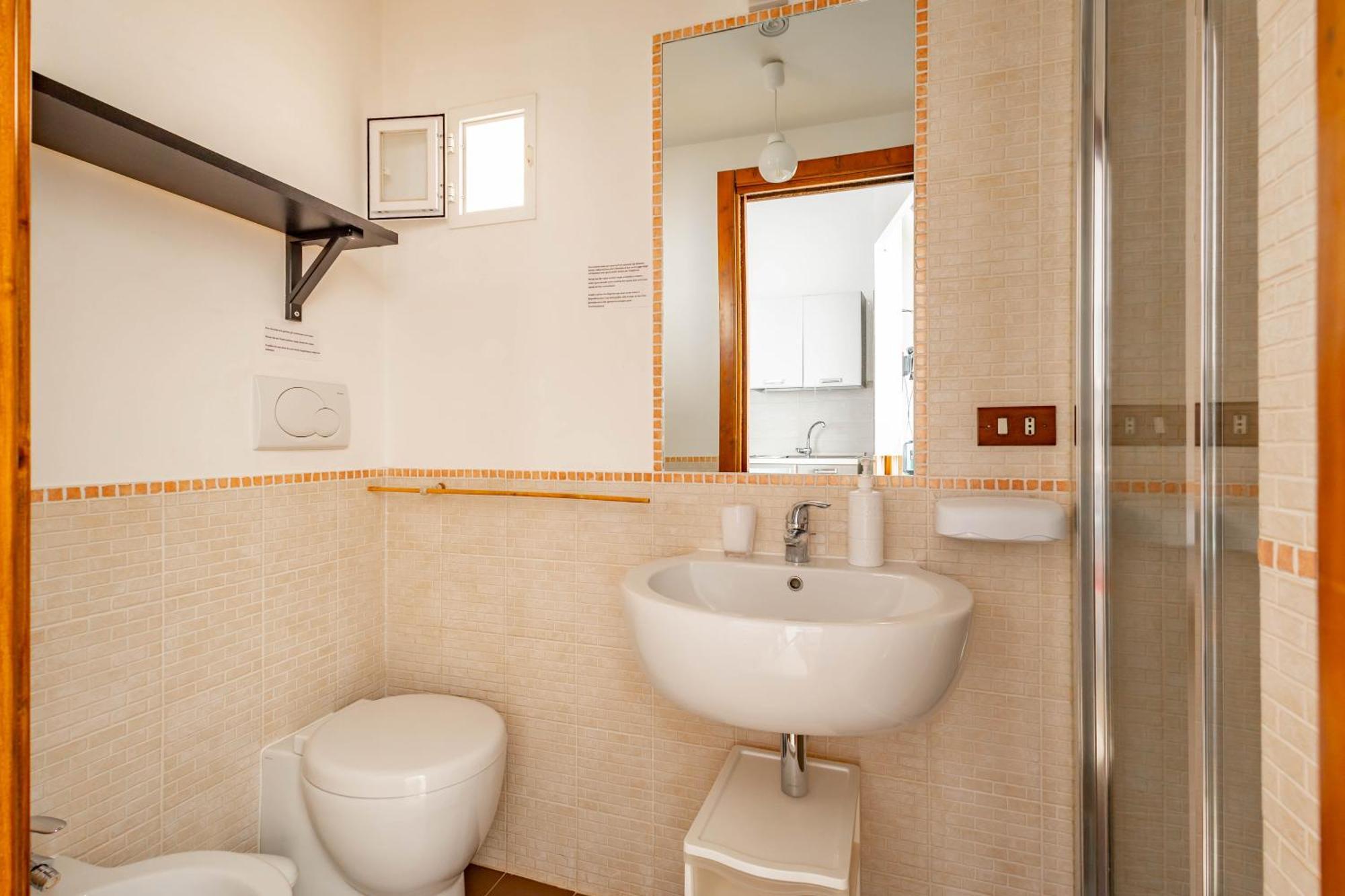 Antiche Mura Apartments "Nel Cuore Della Puglia"Bivani, Cucina, Terrazzo Turi Exteriör bild